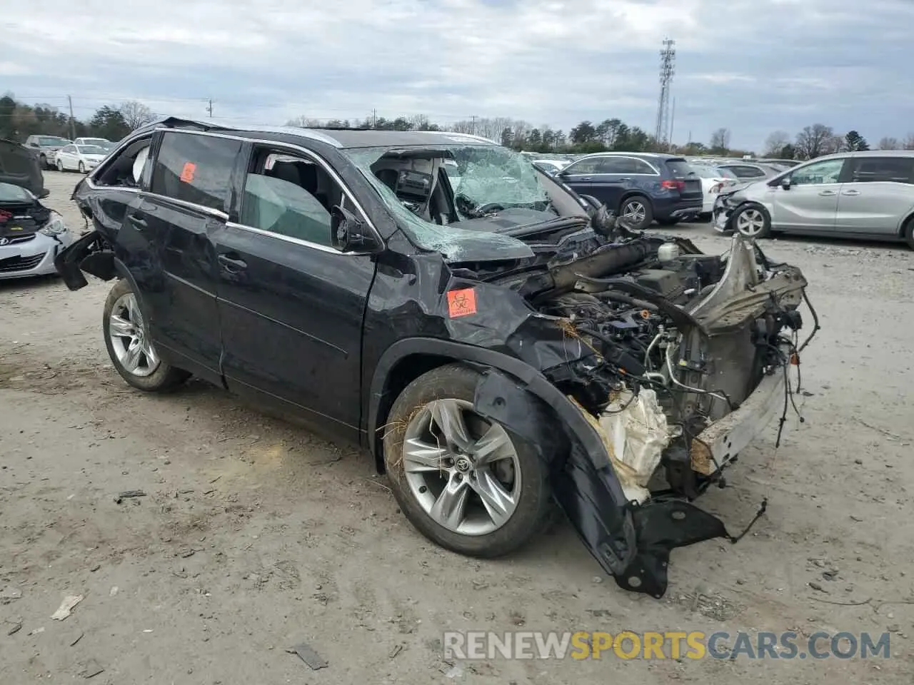 4 Photograph of a damaged car 5TDDZRFH1KS747745 TOYOTA HIGHLANDER 2019