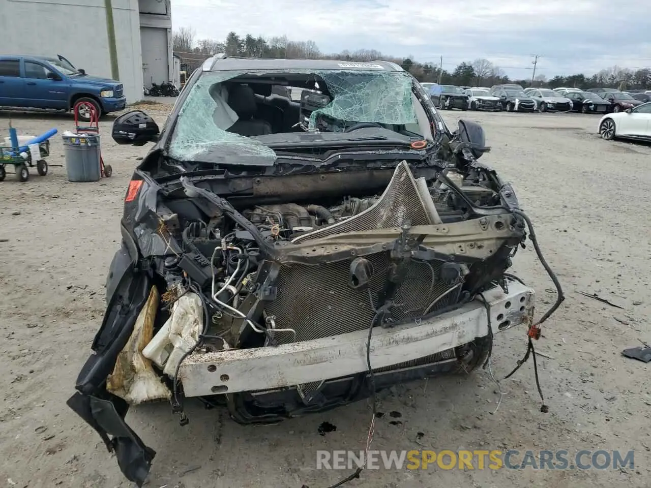 5 Photograph of a damaged car 5TDDZRFH1KS747745 TOYOTA HIGHLANDER 2019