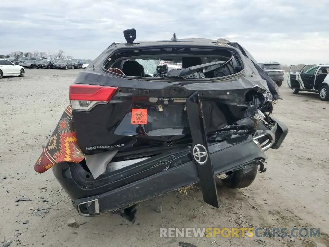 6 Photograph of a damaged car 5TDDZRFH1KS747745 TOYOTA HIGHLANDER 2019