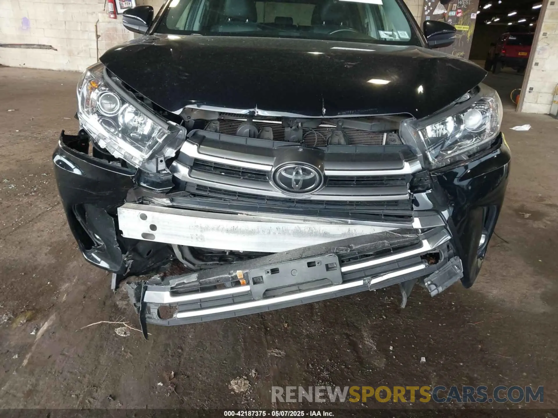 6 Photograph of a damaged car 5TDDZRFH1KS944074 TOYOTA HIGHLANDER 2019
