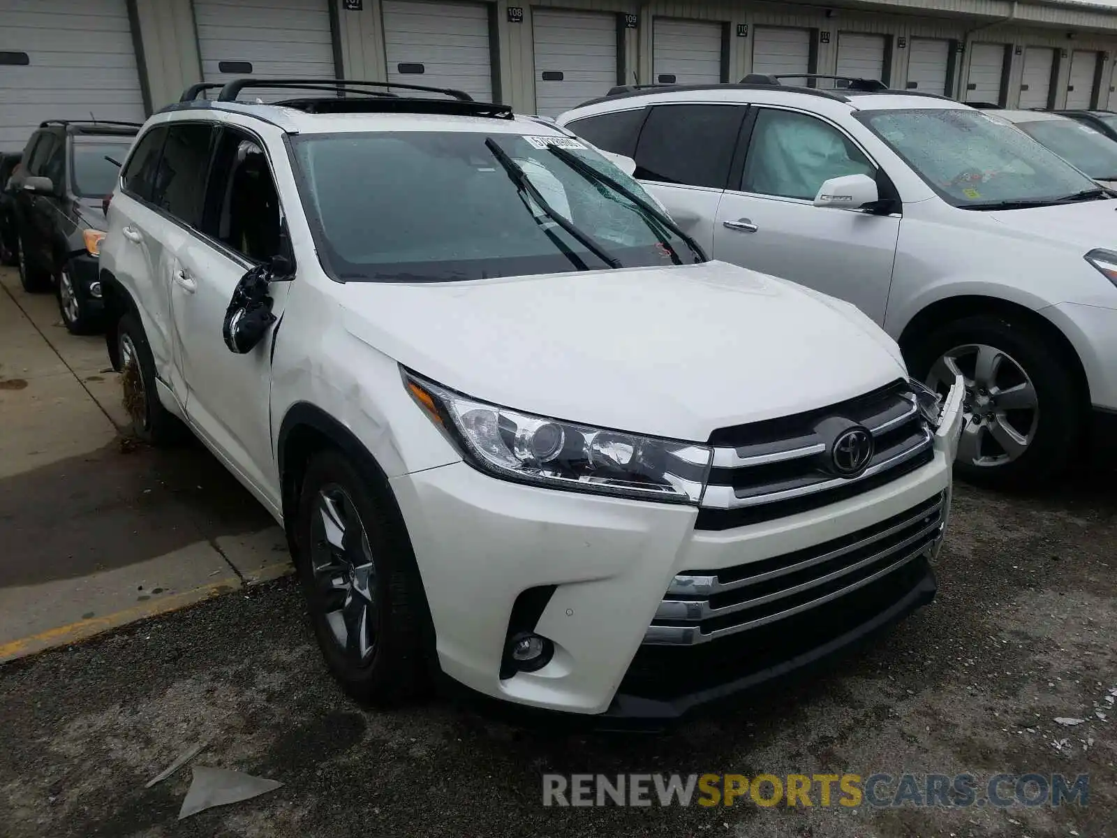 1 Photograph of a damaged car 5TDDZRFH1KS947802 TOYOTA HIGHLANDER 2019