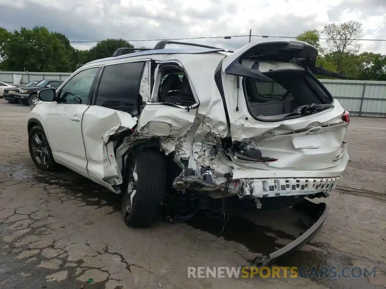 3 Photograph of a damaged car 5TDDZRFH1KS963191 TOYOTA HIGHLANDER 2019