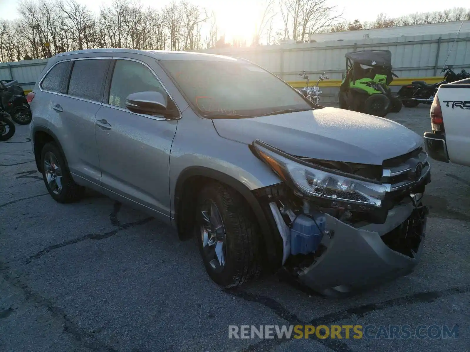 1 Photograph of a damaged car 5TDDZRFH1KS980301 TOYOTA HIGHLANDER 2019