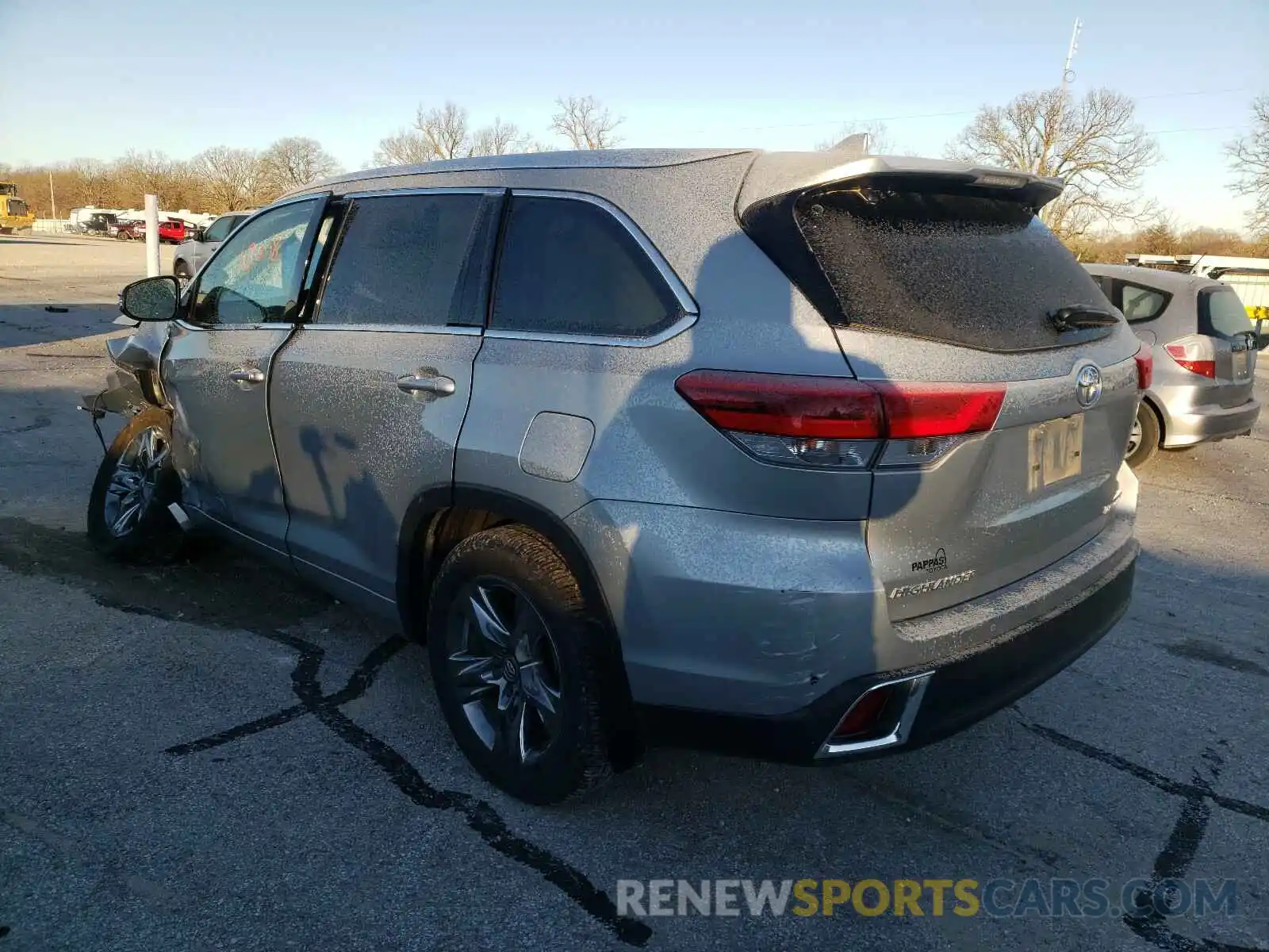 3 Photograph of a damaged car 5TDDZRFH1KS980301 TOYOTA HIGHLANDER 2019