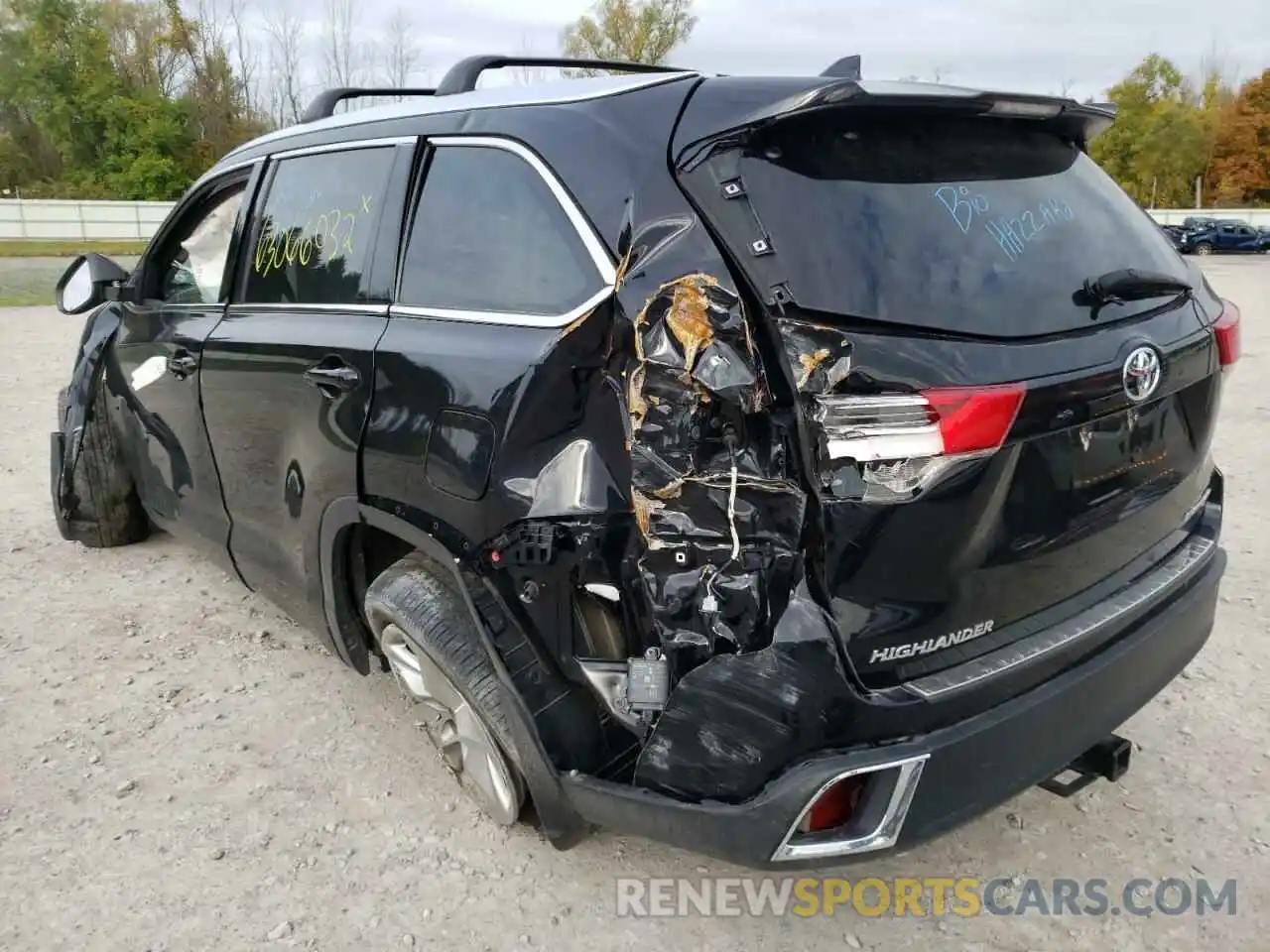 3 Photograph of a damaged car 5TDDZRFH1KS984350 TOYOTA HIGHLANDER 2019