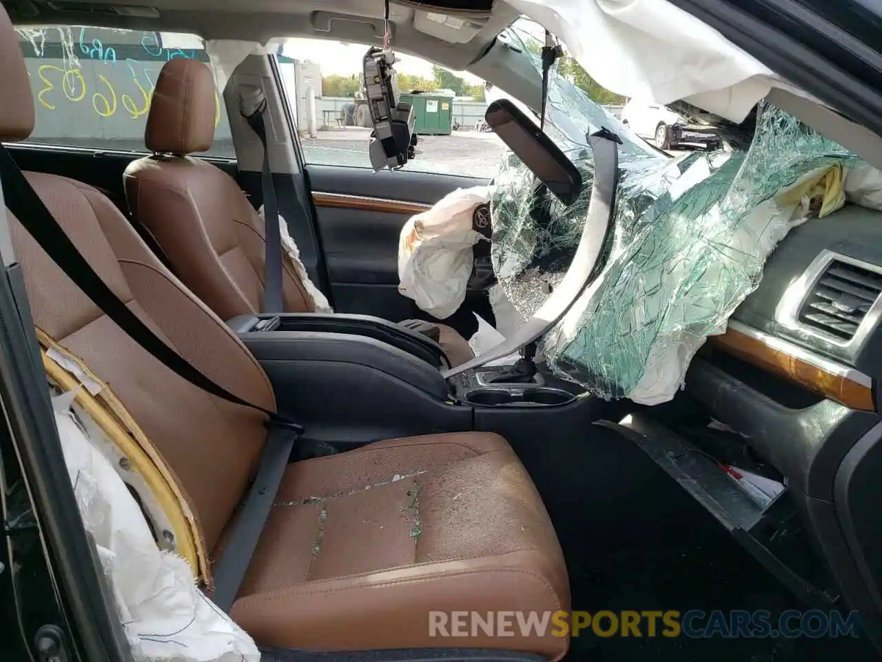 5 Photograph of a damaged car 5TDDZRFH1KS984350 TOYOTA HIGHLANDER 2019