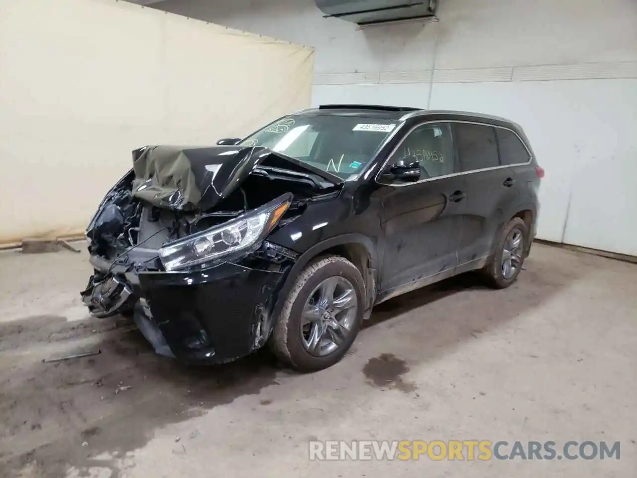 2 Photograph of a damaged car 5TDDZRFH2KS706220 TOYOTA HIGHLANDER 2019