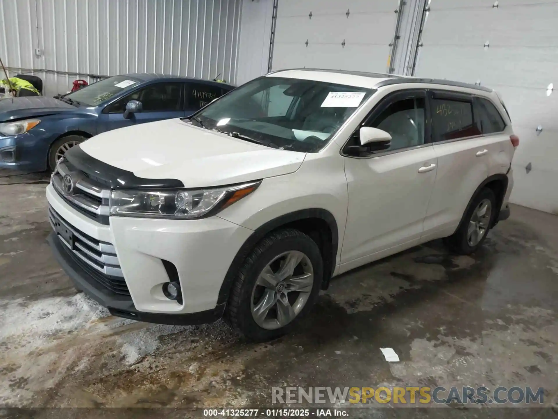 2 Photograph of a damaged car 5TDDZRFH2KS714611 TOYOTA HIGHLANDER 2019