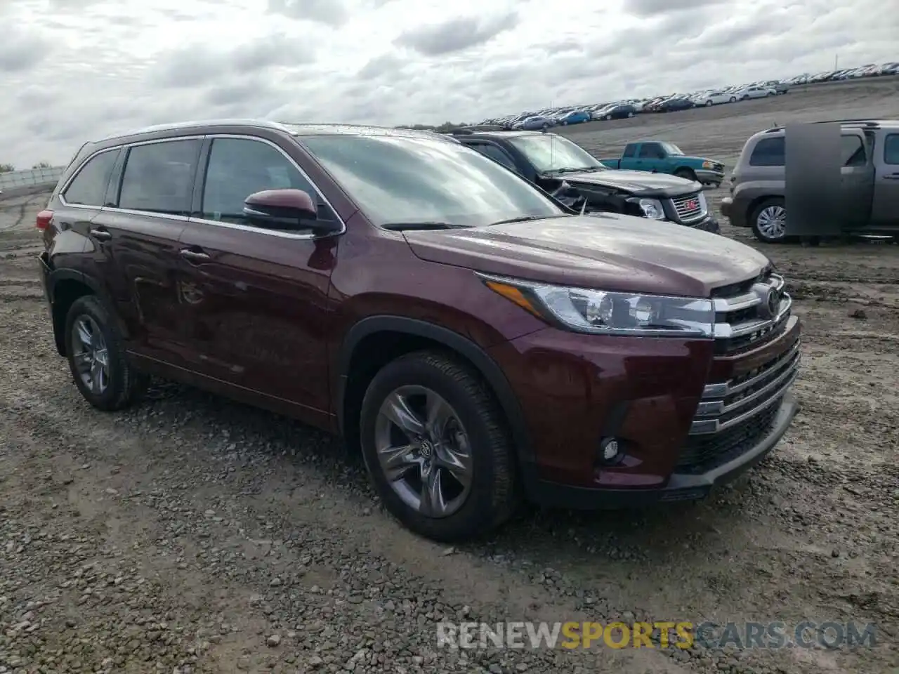 1 Photograph of a damaged car 5TDDZRFH2KS717279 TOYOTA HIGHLANDER 2019