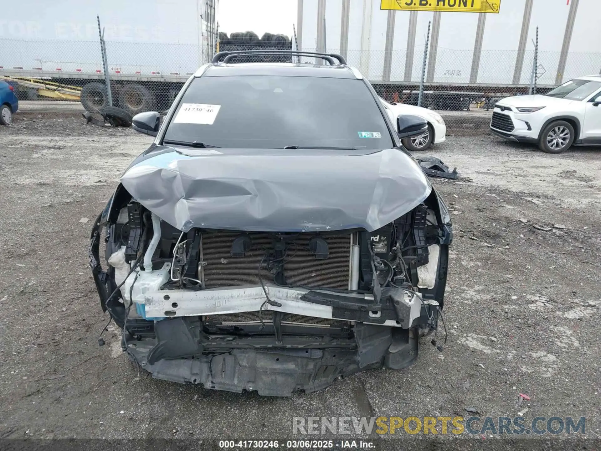13 Photograph of a damaged car 5TDDZRFH2KS743252 TOYOTA HIGHLANDER 2019