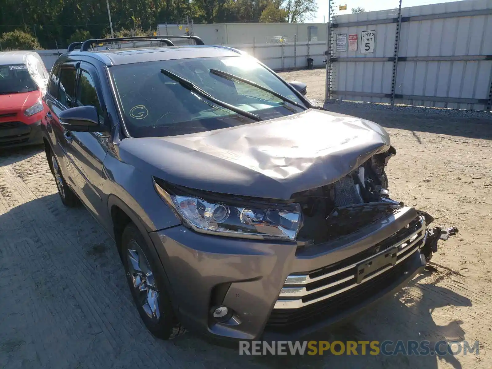 1 Photograph of a damaged car 5TDDZRFH2KS922682 TOYOTA HIGHLANDER 2019