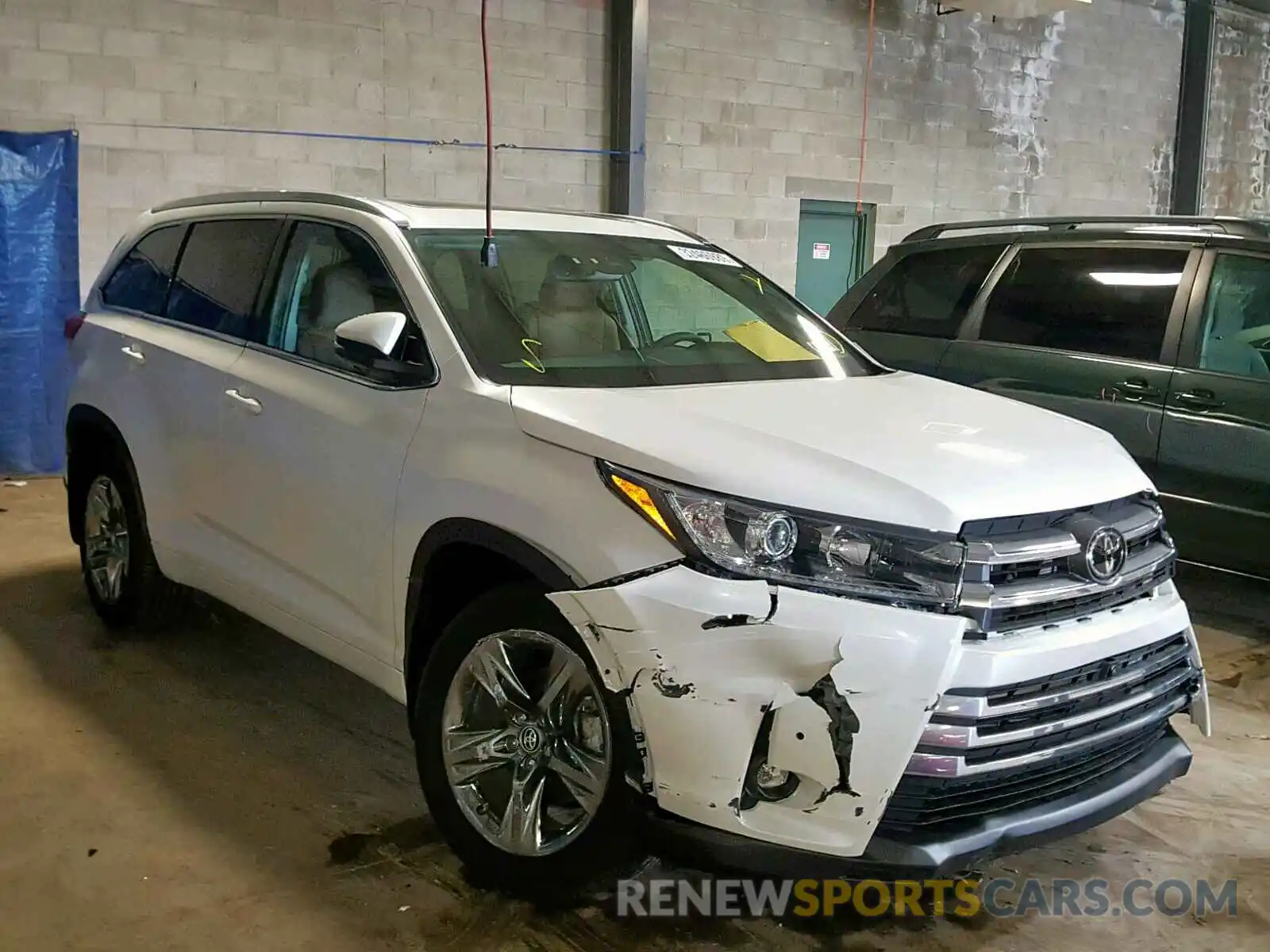 1 Photograph of a damaged car 5TDDZRFH2KS925260 TOYOTA HIGHLANDER 2019