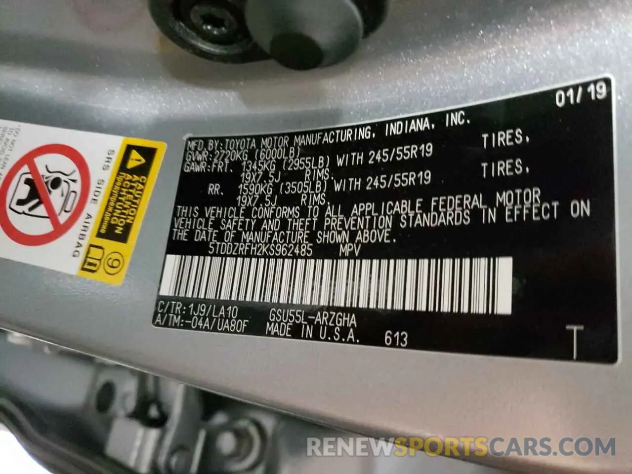 10 Photograph of a damaged car 5TDDZRFH2KS962485 TOYOTA HIGHLANDER 2019