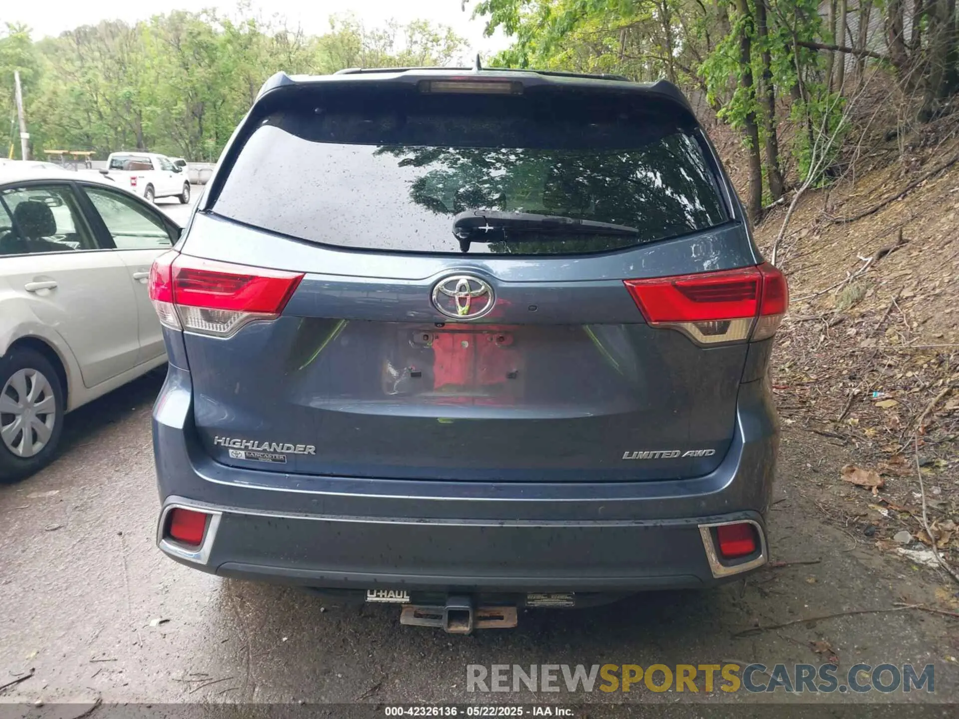 16 Photograph of a damaged car 5TDDZRFH2KS993591 TOYOTA HIGHLANDER 2019