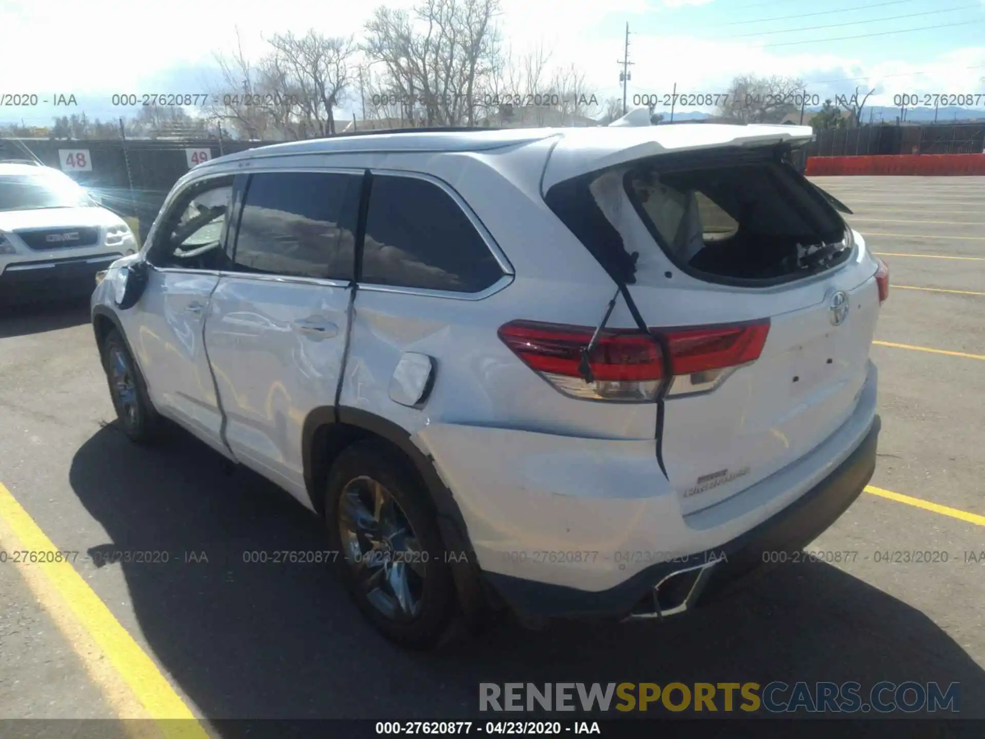 3 Photograph of a damaged car 5TDDZRFH3KS702421 TOYOTA HIGHLANDER 2019