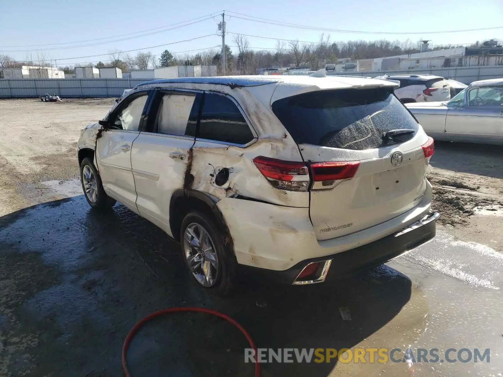 3 Photograph of a damaged car 5TDDZRFH3KS722992 TOYOTA HIGHLANDER 2019