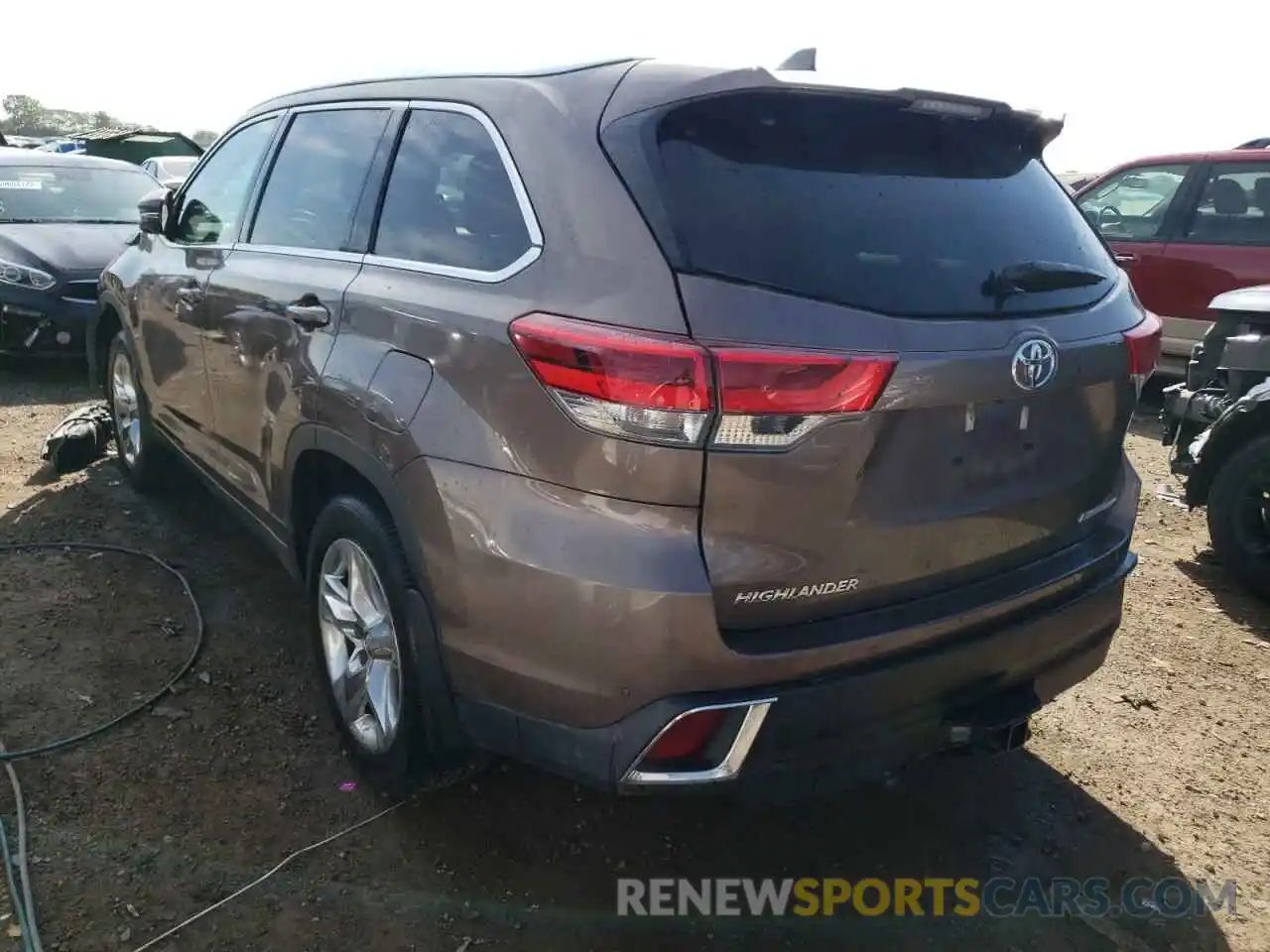 3 Photograph of a damaged car 5TDDZRFH3KS730302 TOYOTA HIGHLANDER 2019