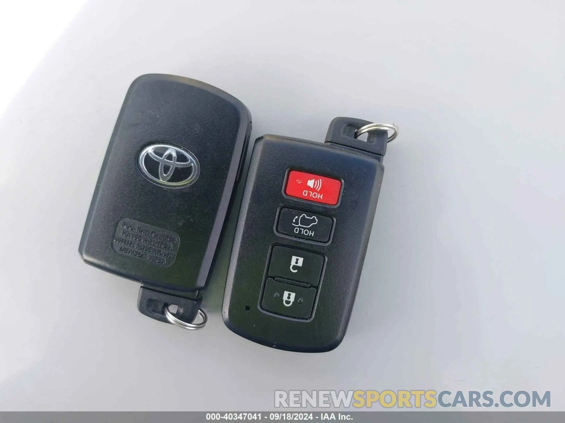 11 Photograph of a damaged car 5TDDZRFH3KS733149 TOYOTA HIGHLANDER 2019