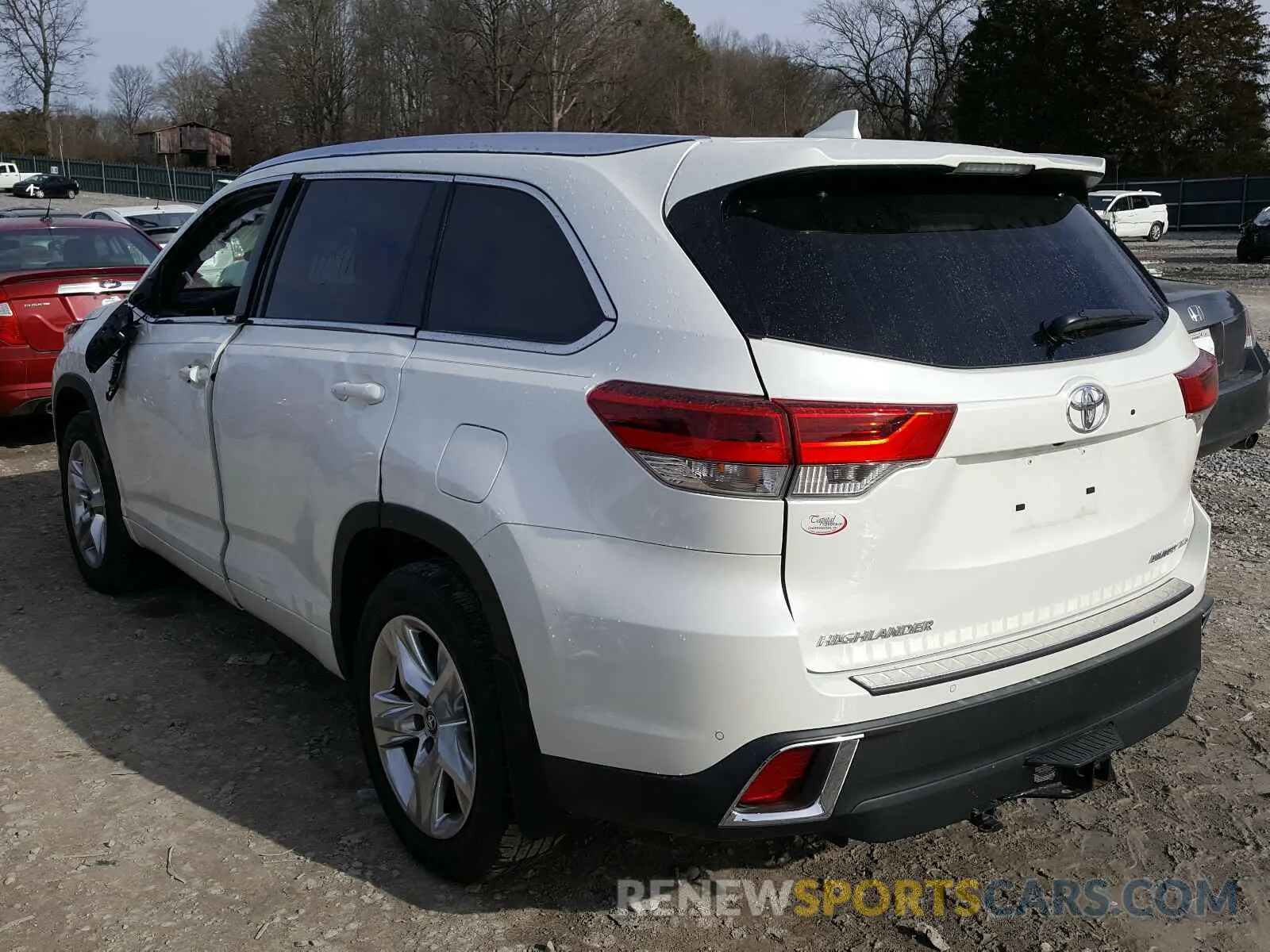 3 Photograph of a damaged car 5TDDZRFH3KS738724 TOYOTA HIGHLANDER 2019