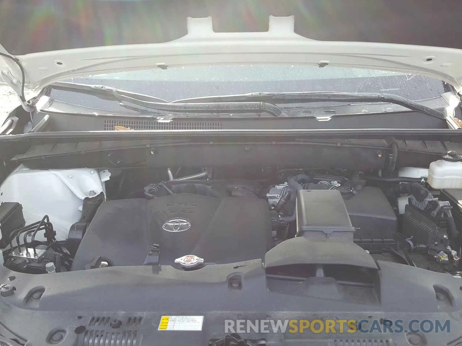 7 Photograph of a damaged car 5TDDZRFH3KS738724 TOYOTA HIGHLANDER 2019