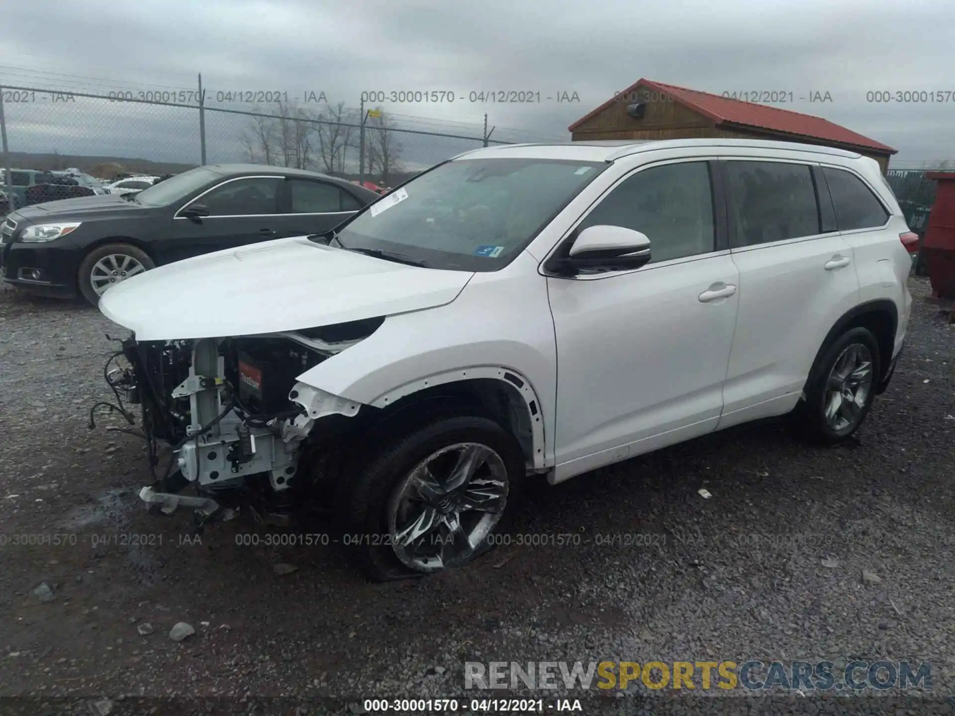 2 Photograph of a damaged car 5TDDZRFH3KS924439 TOYOTA HIGHLANDER 2019