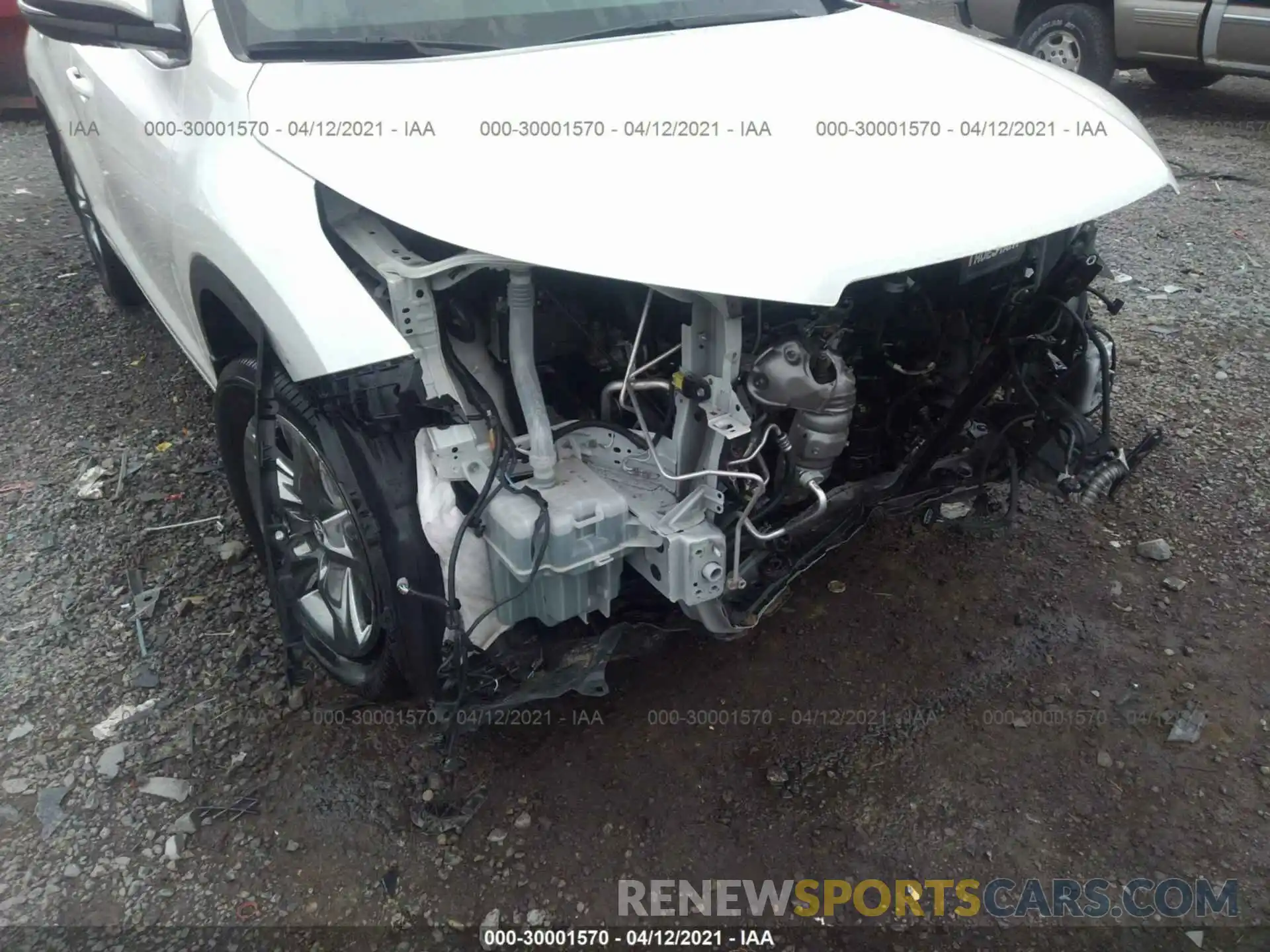 6 Photograph of a damaged car 5TDDZRFH3KS924439 TOYOTA HIGHLANDER 2019