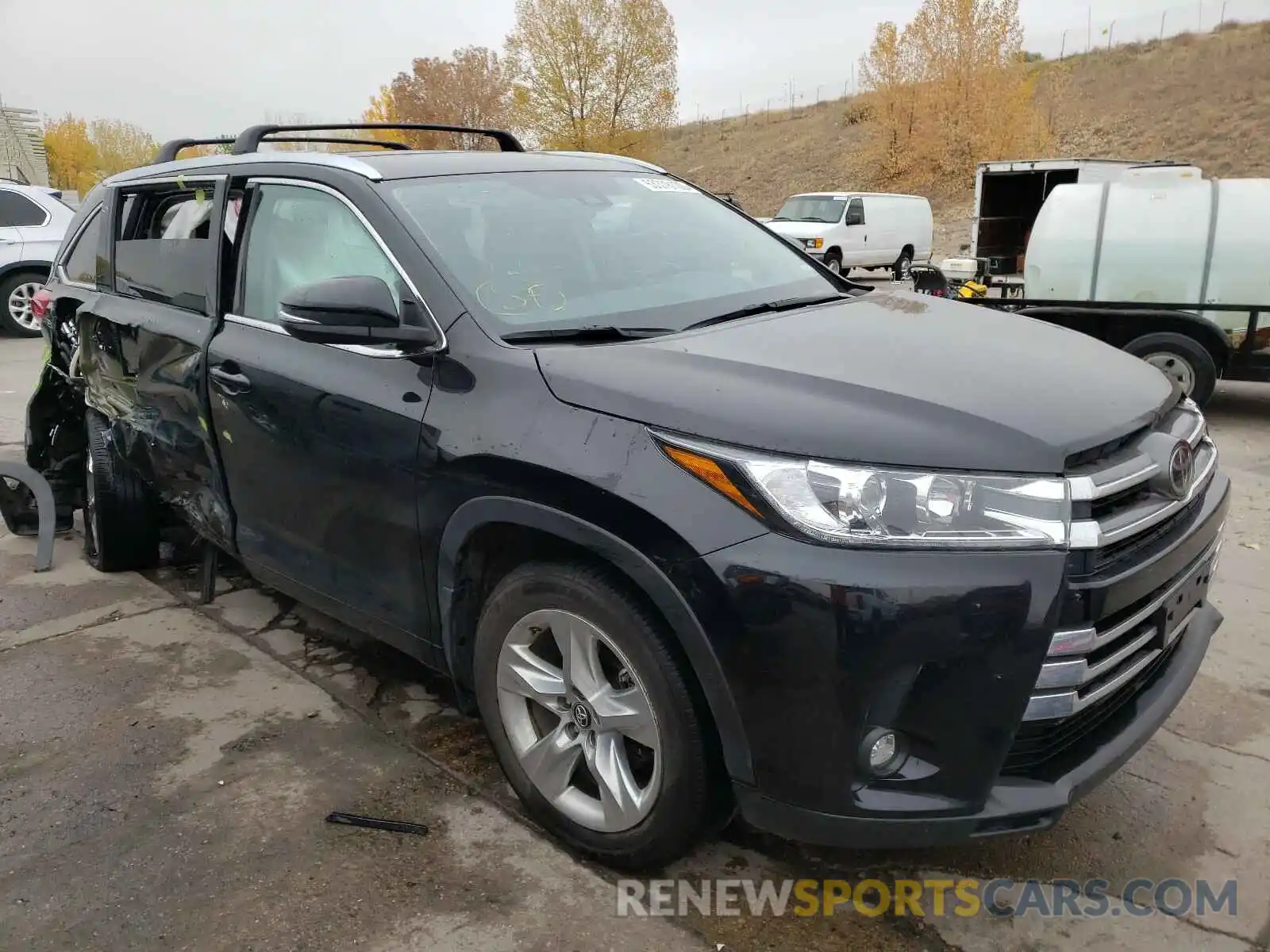 1 Photograph of a damaged car 5TDDZRFH3KS942083 TOYOTA HIGHLANDER 2019