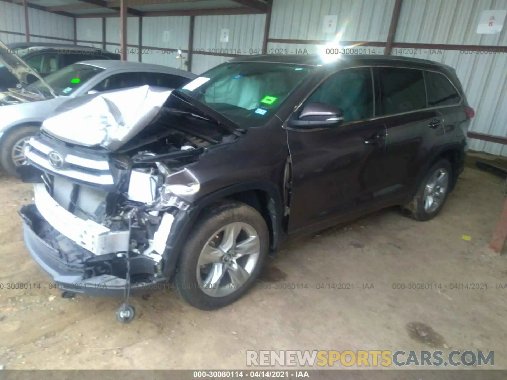 2 Photograph of a damaged car 5TDDZRFH3KS942925 TOYOTA HIGHLANDER 2019