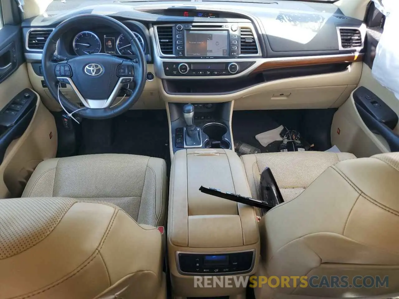 8 Photograph of a damaged car 5TDDZRFH3KS944285 TOYOTA HIGHLANDER 2019