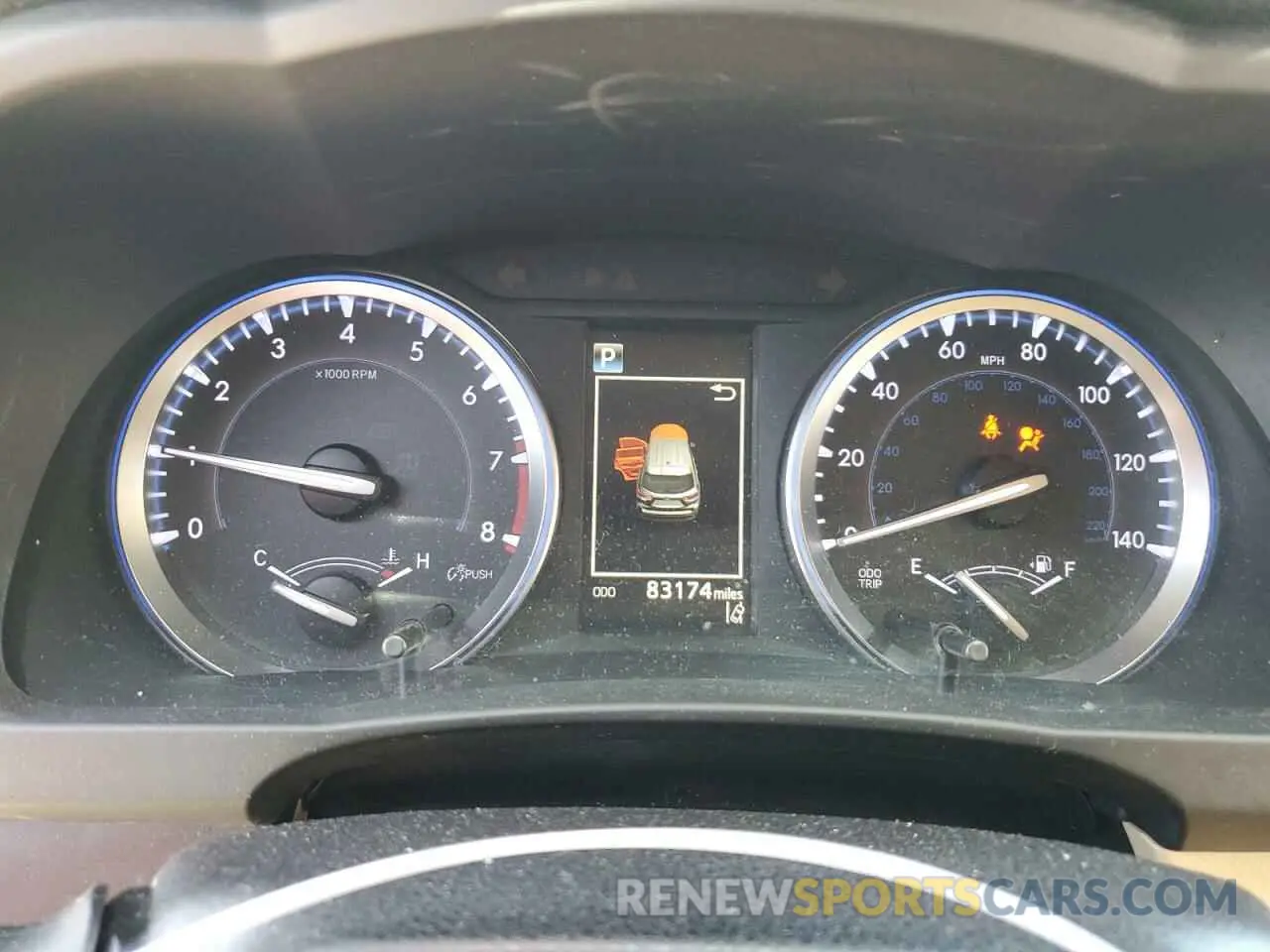 9 Photograph of a damaged car 5TDDZRFH3KS944285 TOYOTA HIGHLANDER 2019