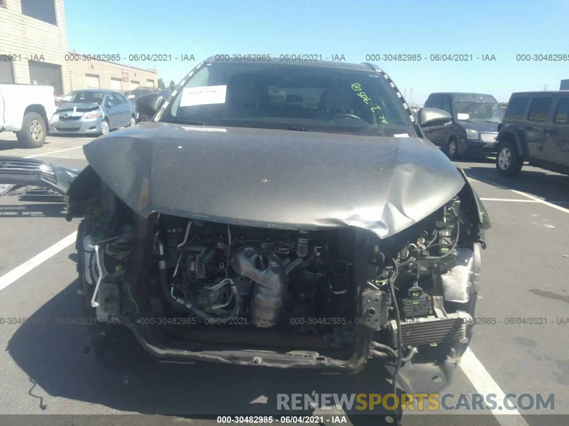 6 Photograph of a damaged car 5TDDZRFH3KS950975 TOYOTA HIGHLANDER 2019