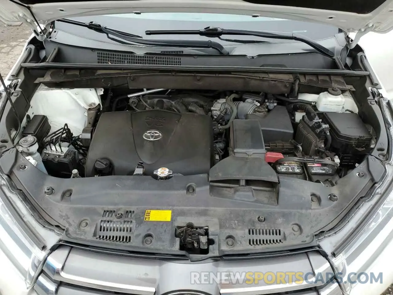 12 Photograph of a damaged car 5TDDZRFH3KS962561 TOYOTA HIGHLANDER 2019