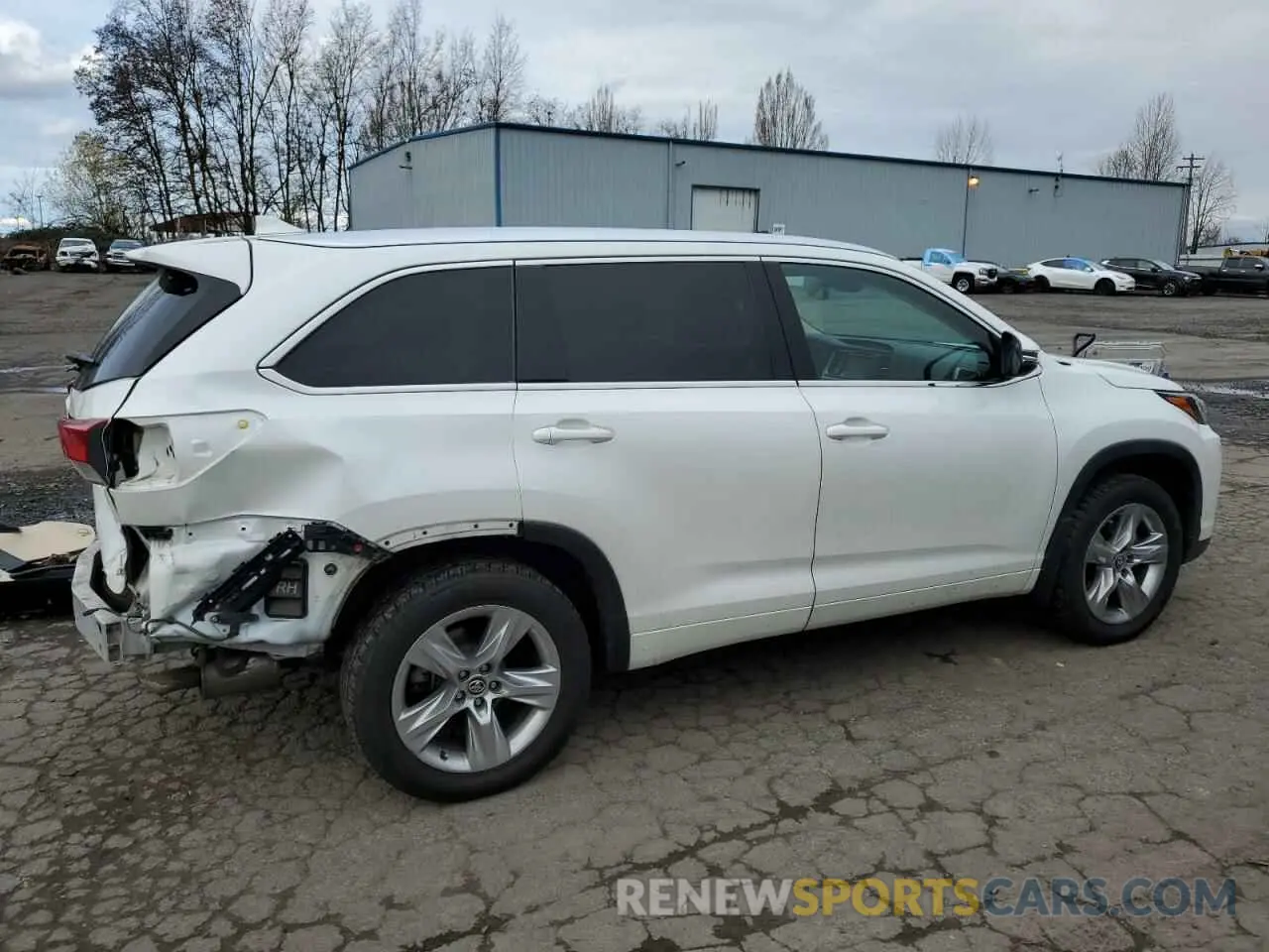 3 Photograph of a damaged car 5TDDZRFH3KS962561 TOYOTA HIGHLANDER 2019