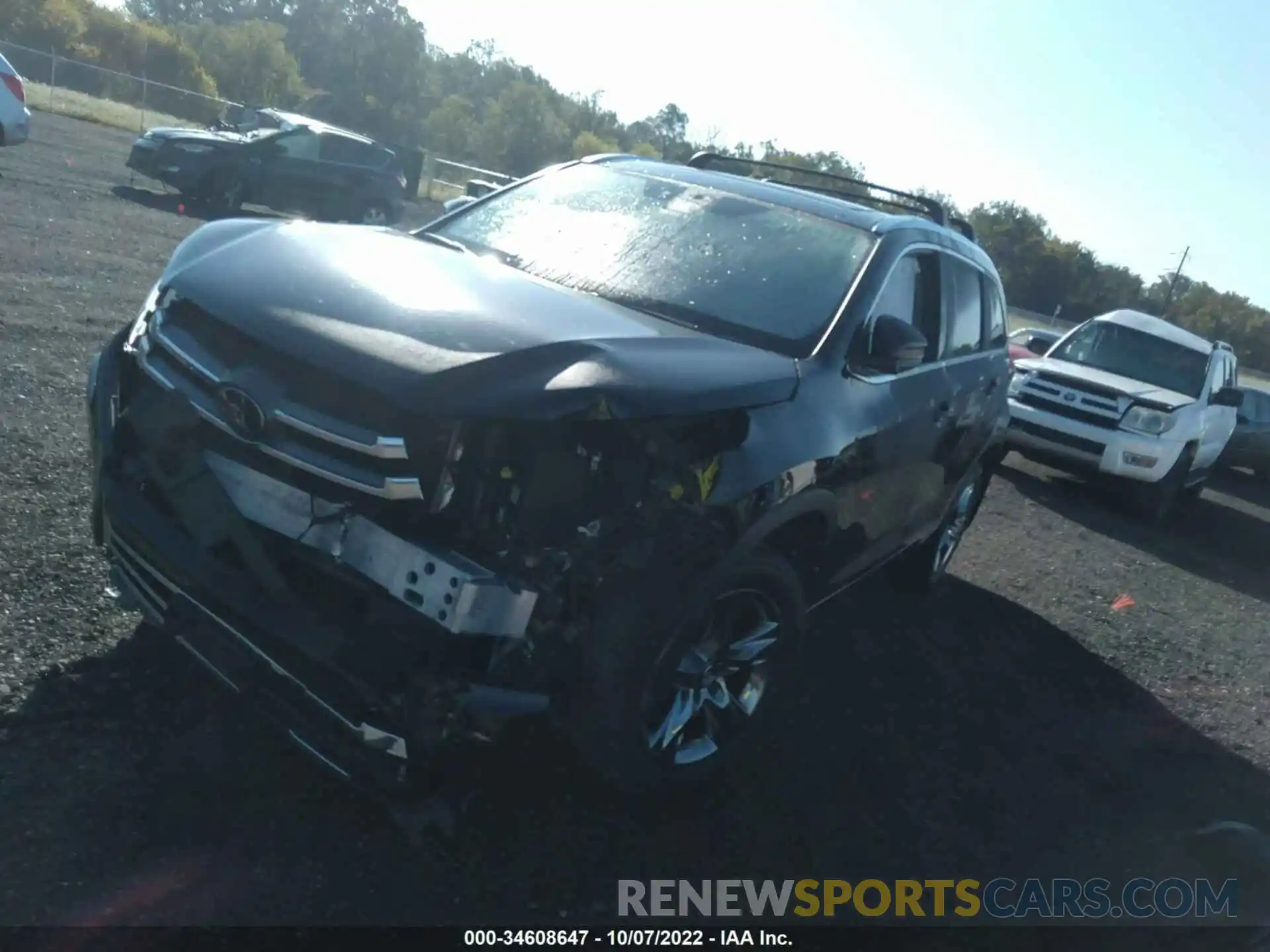 2 Photograph of a damaged car 5TDDZRFH3KS982910 TOYOTA HIGHLANDER 2019