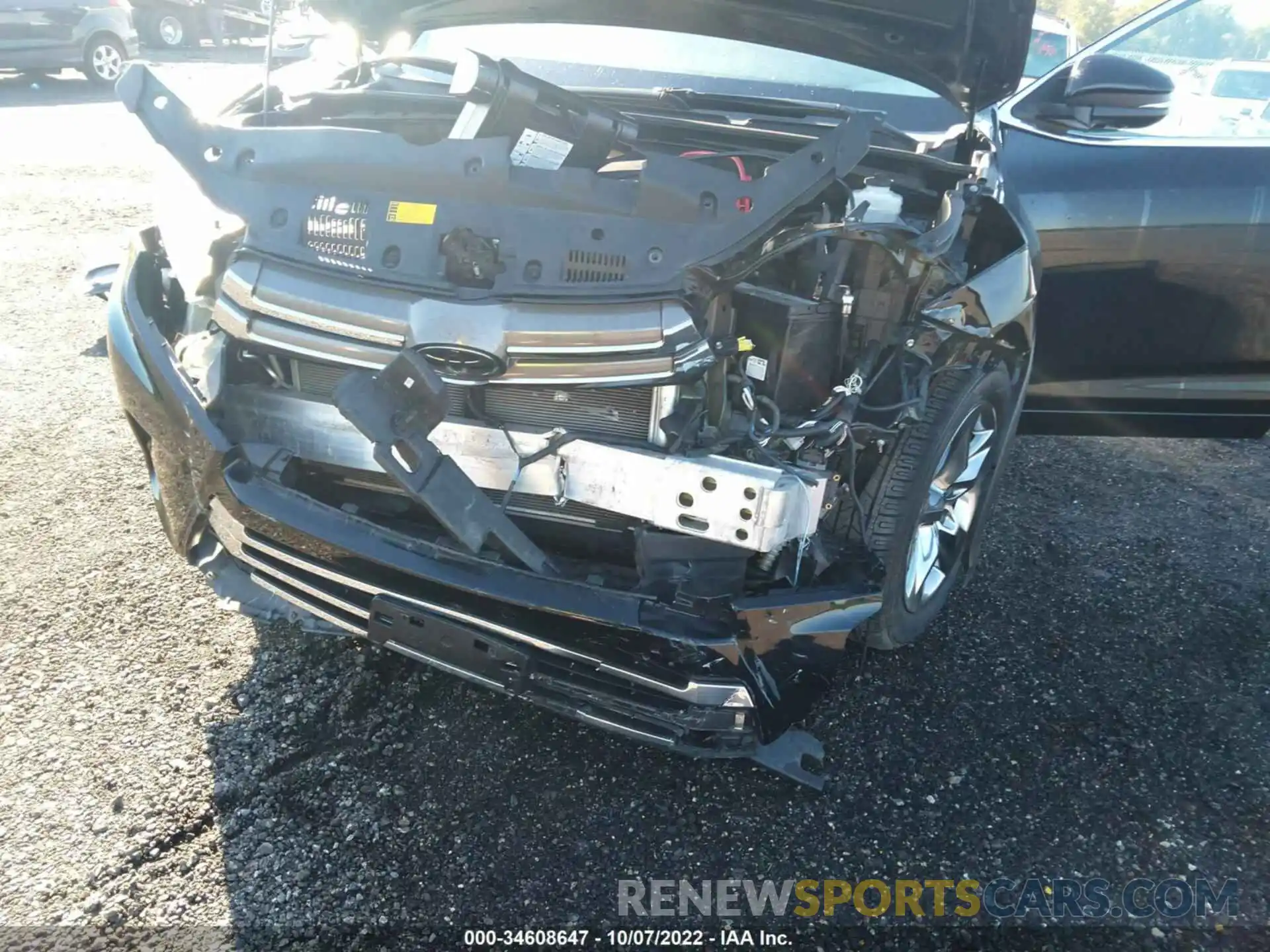 6 Photograph of a damaged car 5TDDZRFH3KS982910 TOYOTA HIGHLANDER 2019