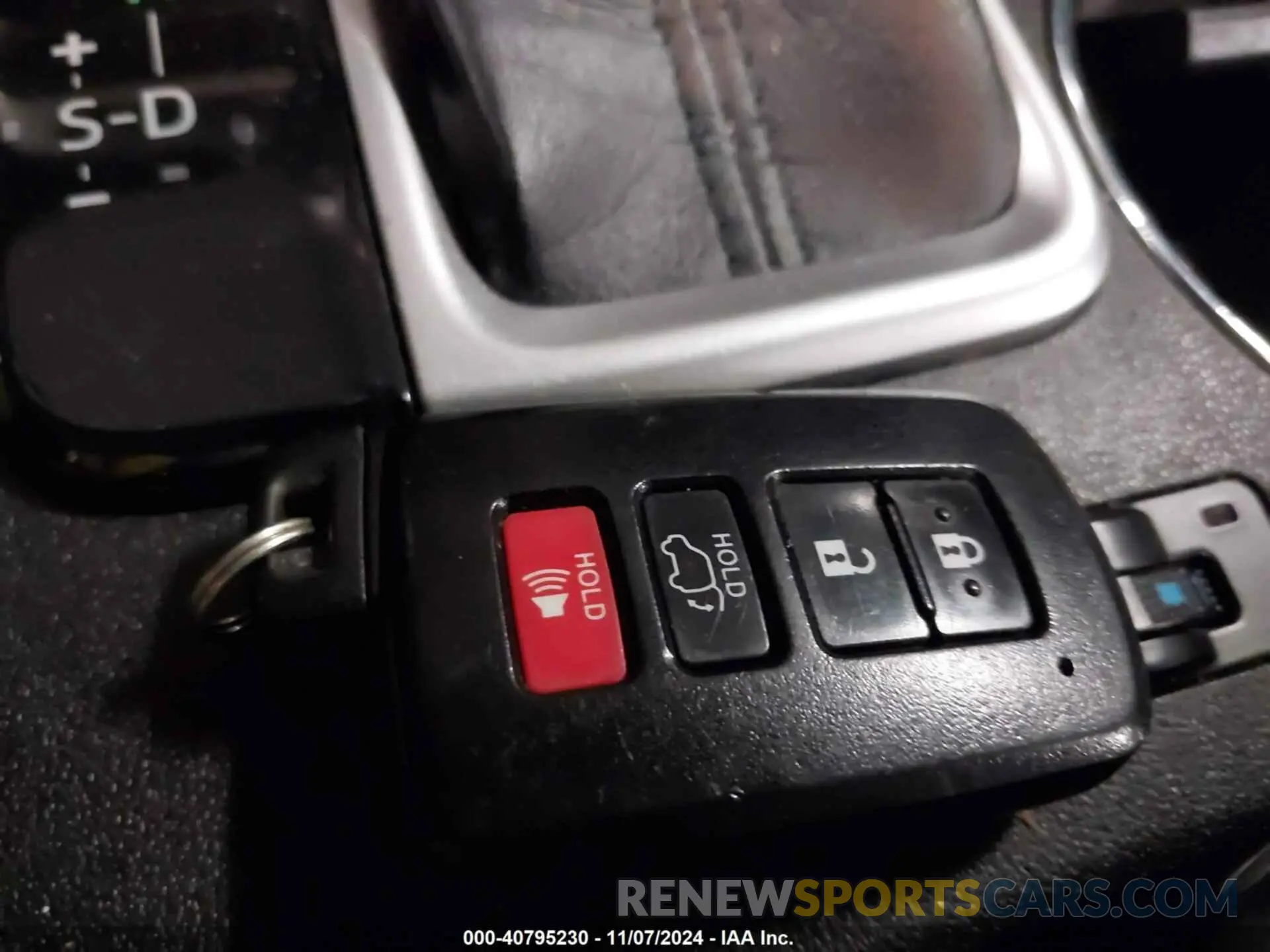 11 Photograph of a damaged car 5TDDZRFH3KS984091 TOYOTA HIGHLANDER 2019