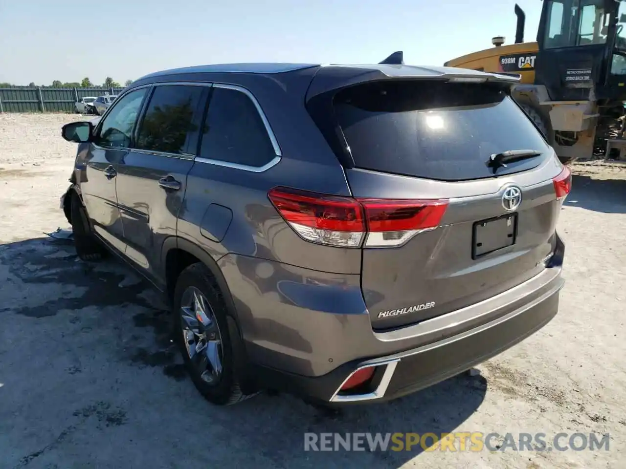 3 Photograph of a damaged car 5TDDZRFH3KS986133 TOYOTA HIGHLANDER 2019