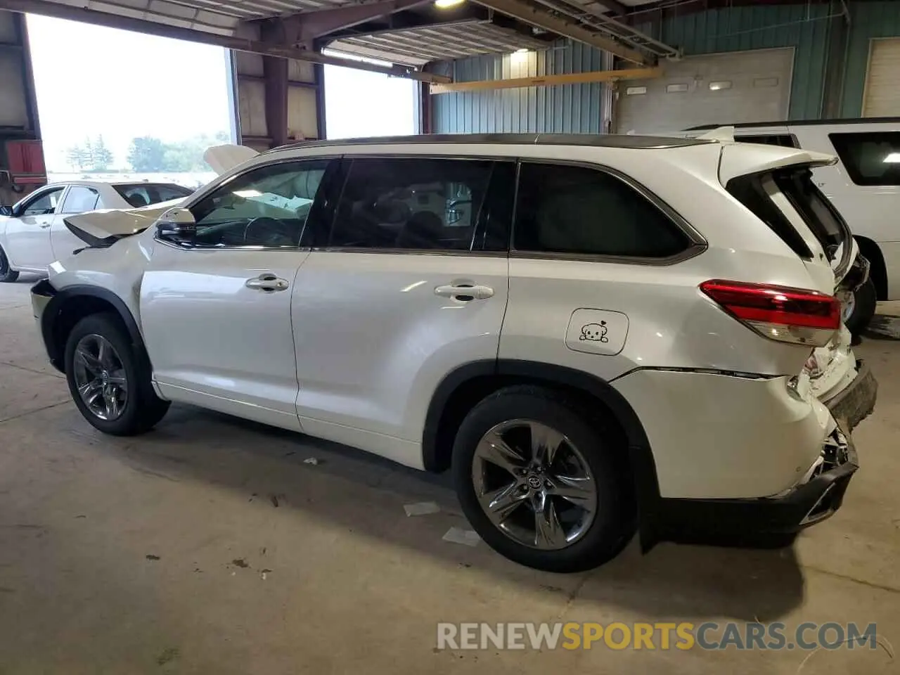 2 Photograph of a damaged car 5TDDZRFH4KS703223 TOYOTA HIGHLANDER 2019