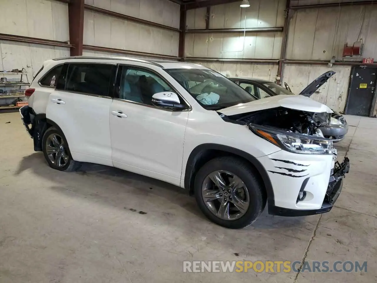 4 Photograph of a damaged car 5TDDZRFH4KS703223 TOYOTA HIGHLANDER 2019