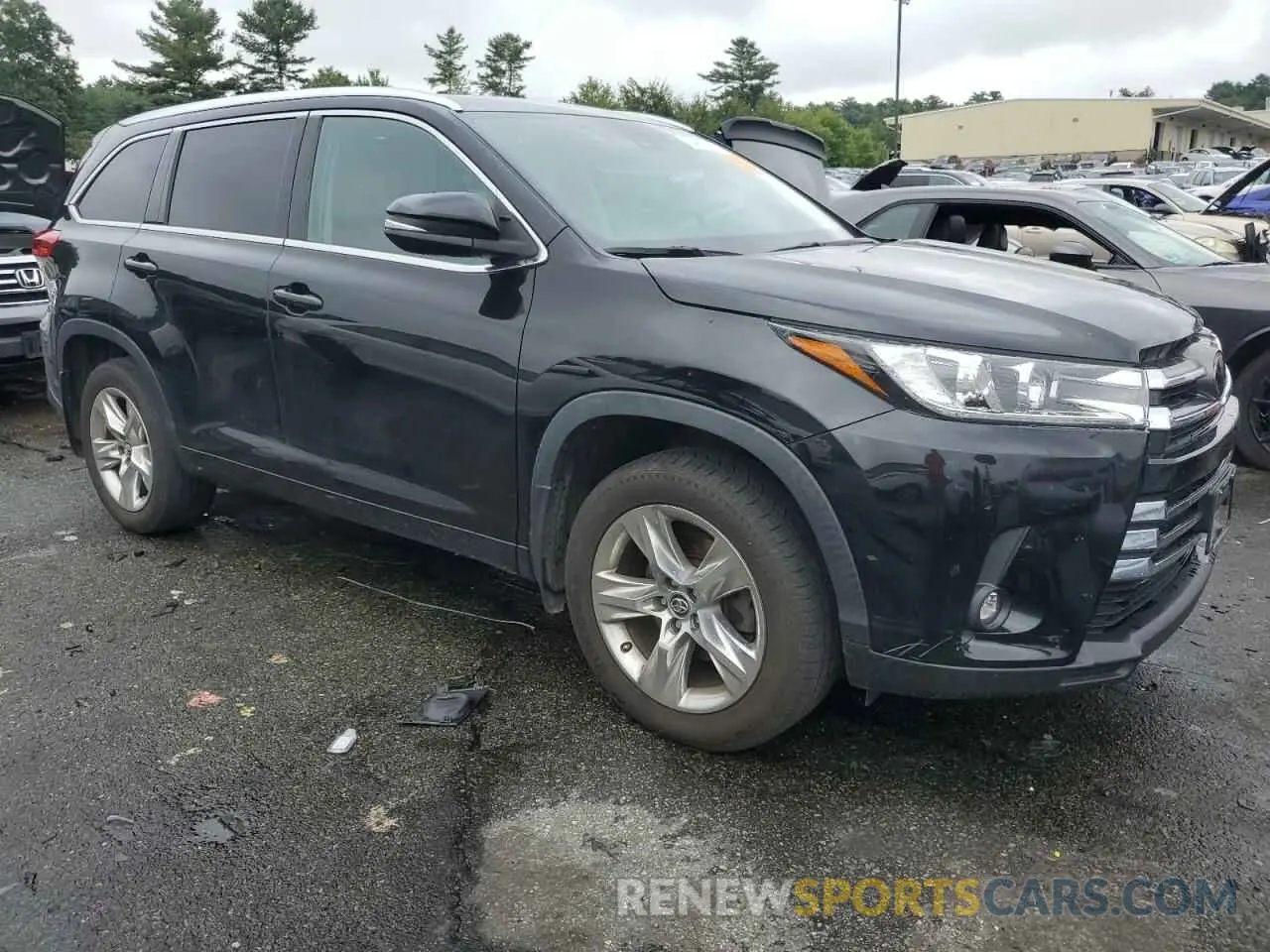 4 Photograph of a damaged car 5TDDZRFH4KS705943 TOYOTA HIGHLANDER 2019