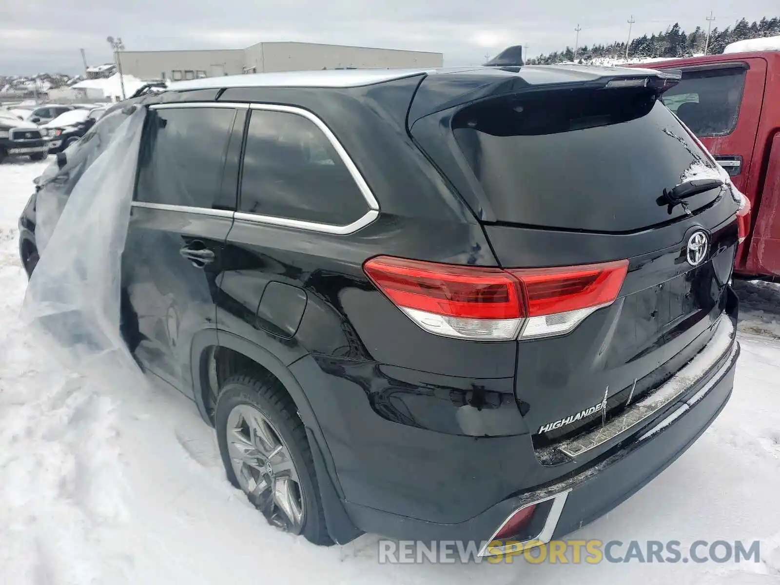 3 Photograph of a damaged car 5TDDZRFH4KS726954 TOYOTA HIGHLANDER 2019