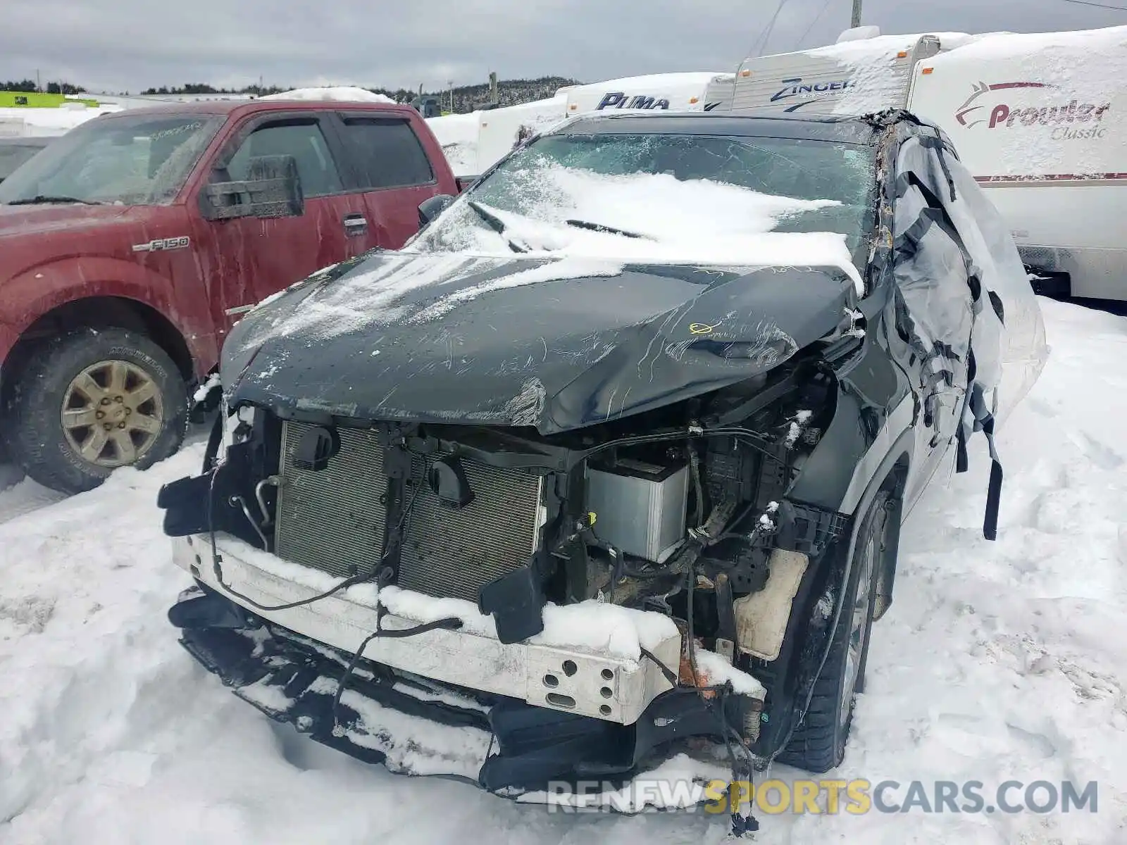 9 Photograph of a damaged car 5TDDZRFH4KS726954 TOYOTA HIGHLANDER 2019