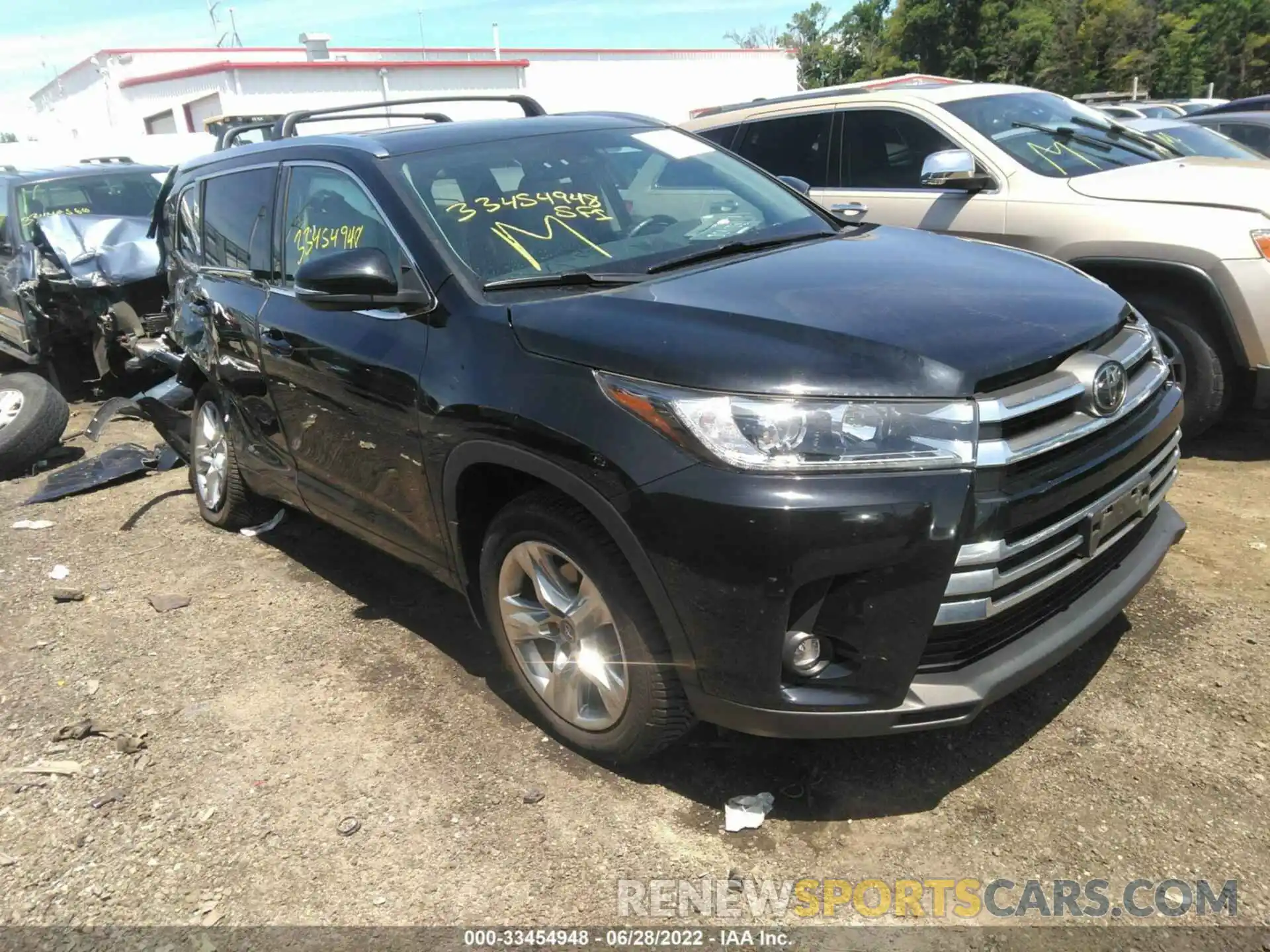 1 Photograph of a damaged car 5TDDZRFH4KS938107 TOYOTA HIGHLANDER 2019