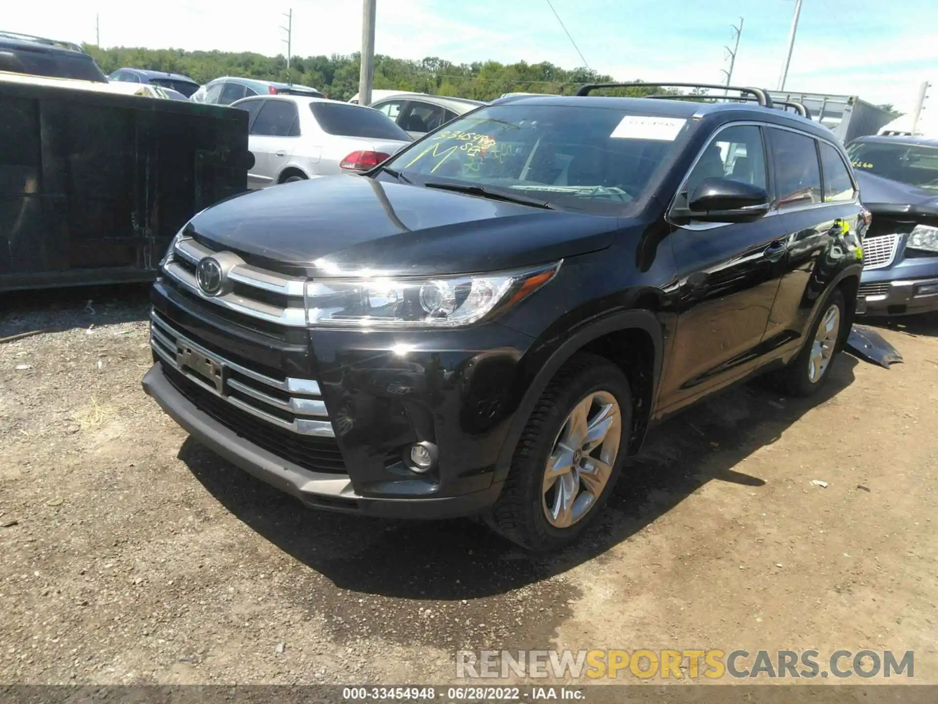 2 Photograph of a damaged car 5TDDZRFH4KS938107 TOYOTA HIGHLANDER 2019