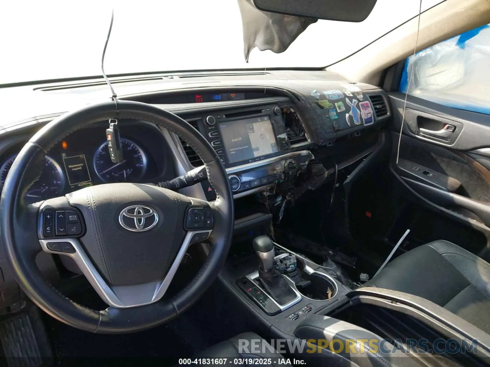 6 Photograph of a damaged car 5TDDZRFH4KS938317 TOYOTA HIGHLANDER 2019