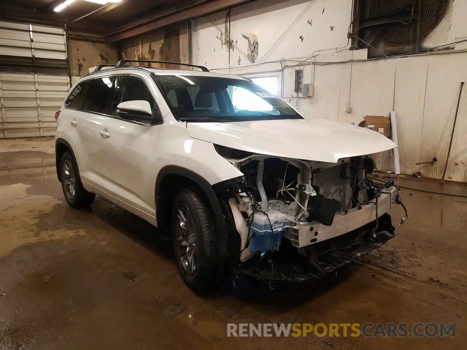 1 Photograph of a damaged car 5TDDZRFH4KS940696 TOYOTA HIGHLANDER 2019