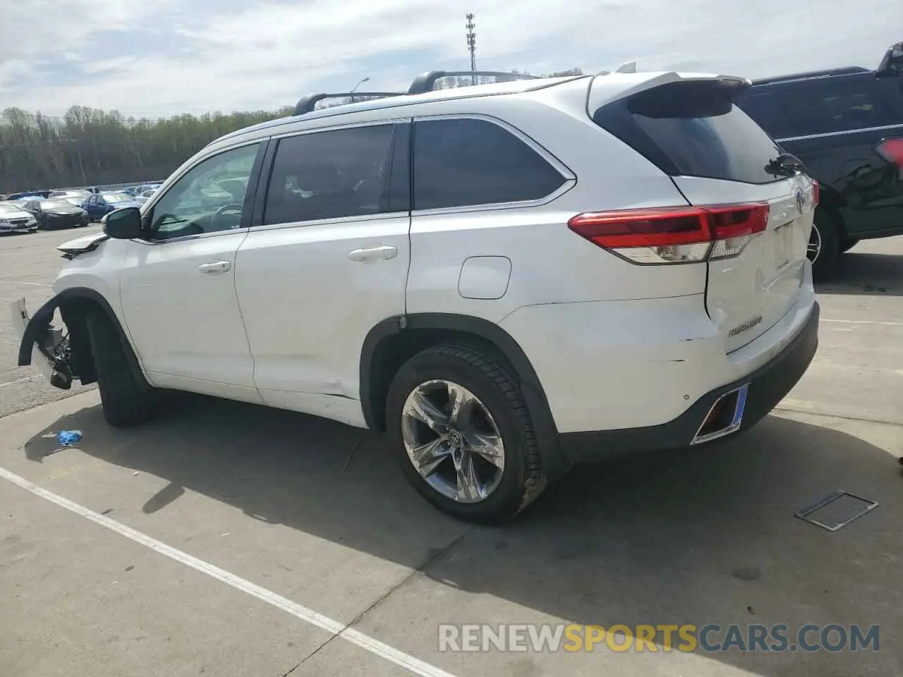 2 Photograph of a damaged car 5TDDZRFH4KS951181 TOYOTA HIGHLANDER 2019