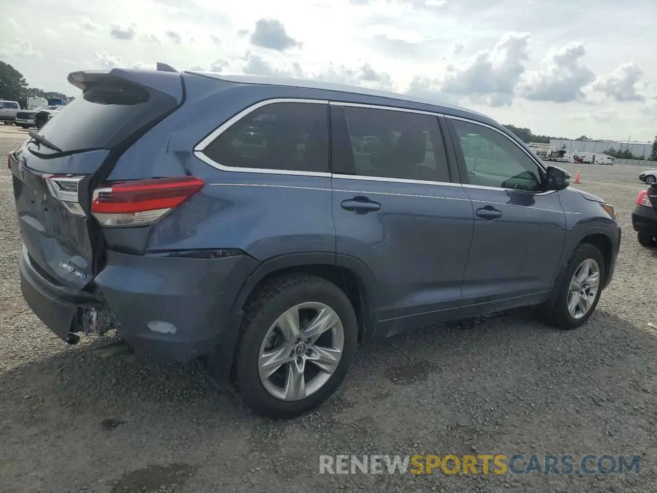3 Photograph of a damaged car 5TDDZRFH5KS741219 TOYOTA HIGHLANDER 2019