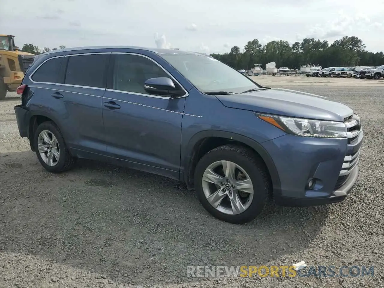 4 Photograph of a damaged car 5TDDZRFH5KS741219 TOYOTA HIGHLANDER 2019