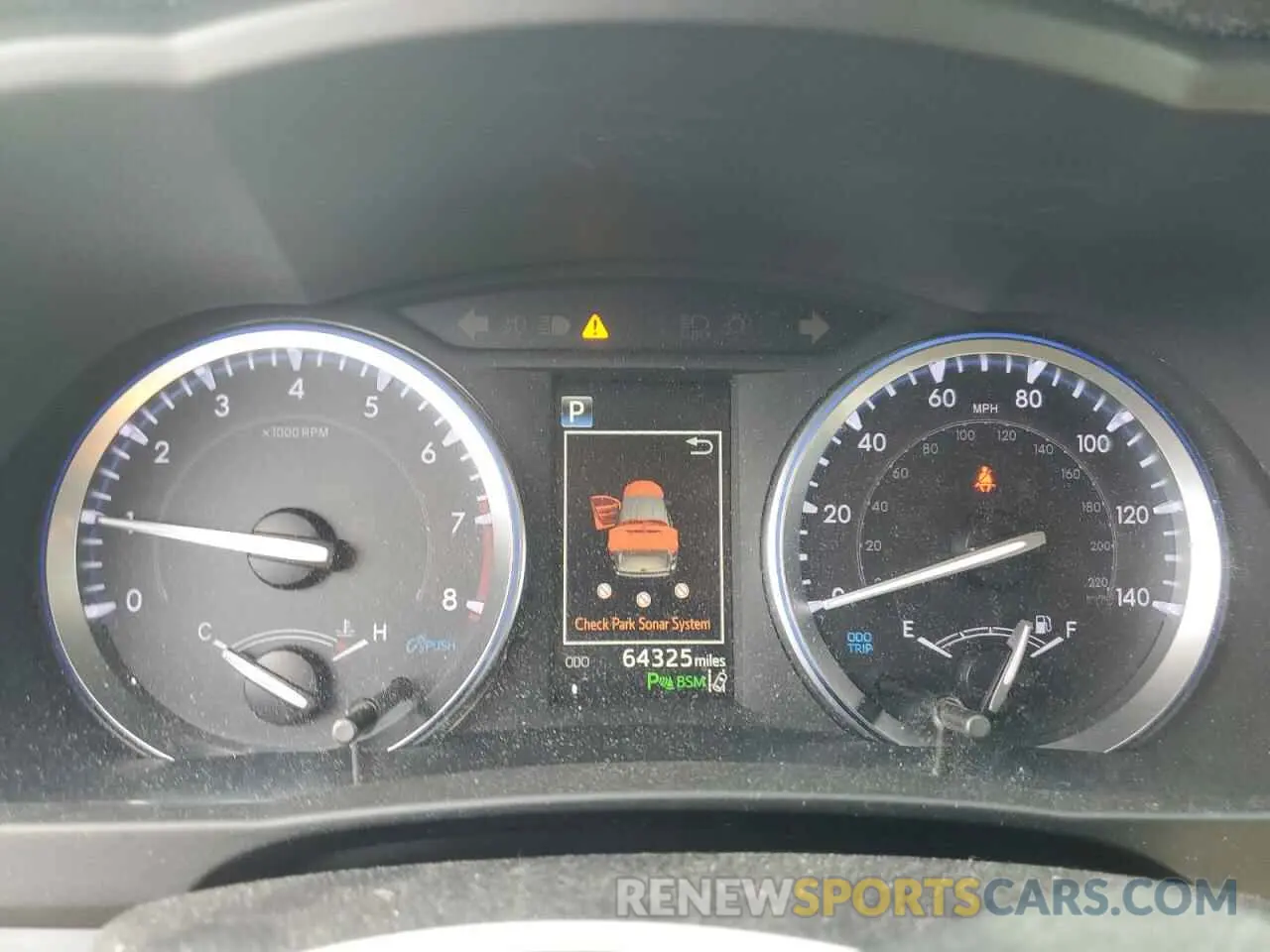 9 Photograph of a damaged car 5TDDZRFH5KS741219 TOYOTA HIGHLANDER 2019